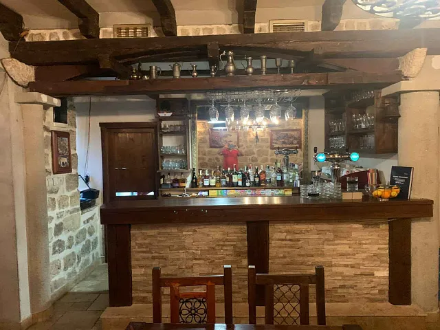 Restaurant on the Main Square in Risan — over 90 m² — photo 5